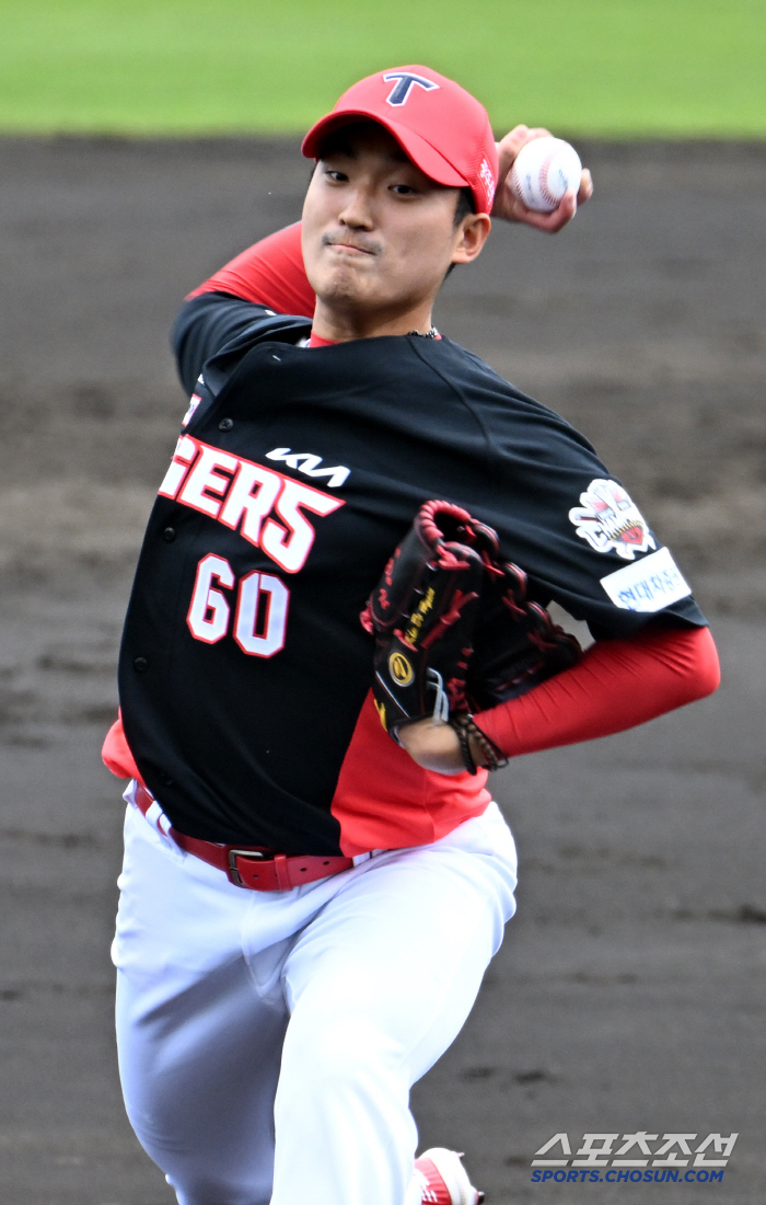 To be confirmed before the exhibition game for the fifth starter. Director Lee Bum-ho's announcement was followed by Kim Do-hyun and Hwang Dong-ha's LG match (Okinawa Field)