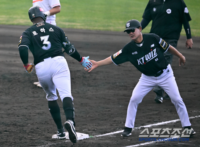 50 → 55 → home tag out after 2 outs in the bottom of the 9th inning. SSGKT draw. Steel plate during the 3rd inning of ace, 5 runs poor for the 5th starter, closing blon save 