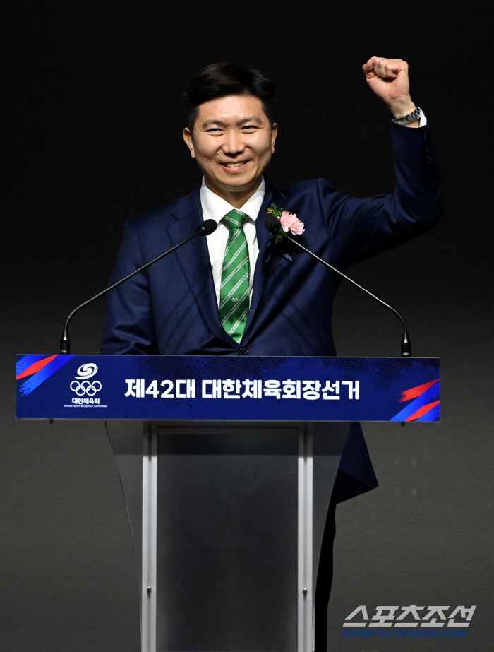 Young leader Yoo Seung-min's first greeting was different from the beginning. Female X athletes X those born in the 80s. Unexpected greetings  talent-oriented Tangpyeong greetings 