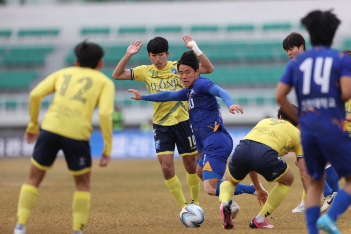  Jung Jin-hyuk's Jeonju University, Incheon University 10 and solved one Cheers for the first time since its foundation