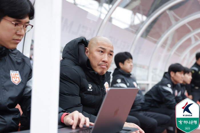 Cha Du-ri's Hwaseong FC scored its first goal in a historical home game → first point...Gyeongnam FC Cheers Lee Eul-yong's First Win (Roundup)