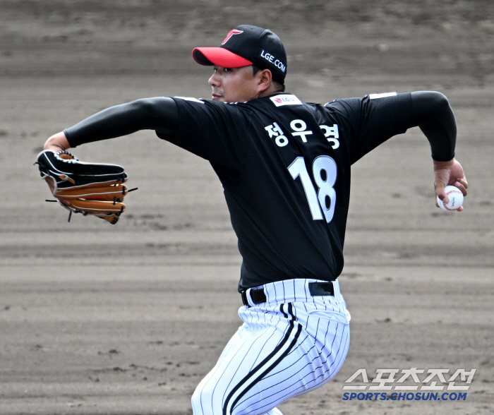 It was Kim Young-woo if he won, but Heo Jun-hyuk and KKK in the 50th to 9th inning.From the practice game to the regular season. Why LG's bullpen's strong ball drive? 