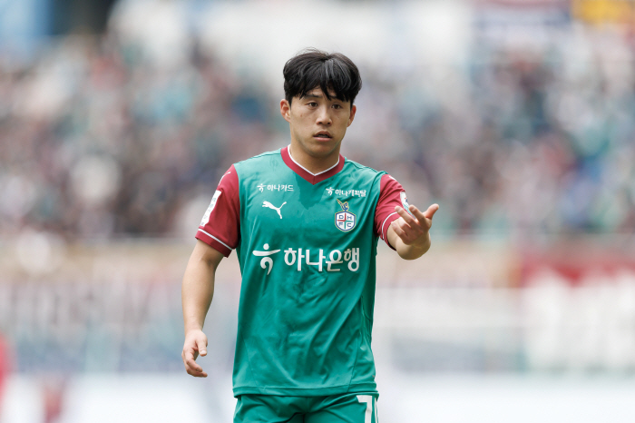  As expected, troubleshooter Joo Min-gyu celebrates 87 minutes final → First win at home...Daejeon, Suwon FC will have 10 new wins → Yoon Do-young's first appearance in EPL