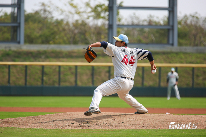 Kim Tae-hyung knows how to run the game. Unusual praise → Camp MVP...26-year-old military-pil right-hander has the best chance of his life 