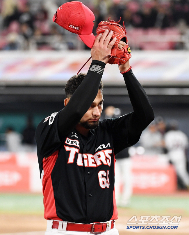 The pitcher, who left KIA and returned to Taiwan, two years and 1 million ↑ jackpot exploded