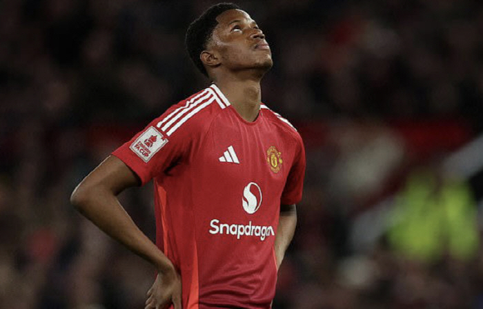 Why did you make such a mistake! Manchester United is on the verge of losing its last chance to win the championship, and is expected to appear again after eating 130 billion won → 17-year-old top prospect failed to register