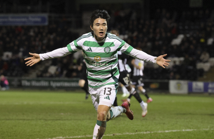 Yang Hyun-jun rises and loses, and there is a possibility that the Celtic Japanese will leave again in six months...18 year old MF to lose out